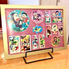 種類豊富な、懐かしの昭和レトロなメンコを額装‼️忍者ハットリくん・怪物くん・オバケのQ太郎・スーパージェッター・おそ松くん・宇宙少年ソラン・鉄腕アトム・ハッスルパンチ・風のフジ丸！