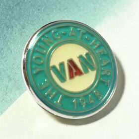 VAN オリジナルピンバッジ 希少なターコイズブルー 丸ロゴデザイン 限定1点