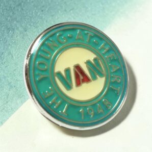 VAN オリジナルピンバッジ 希少なターコイズブルー 丸ロゴデザイン 限定1点